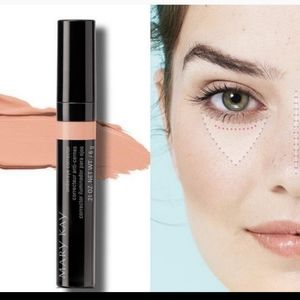 MK Undereye corrector